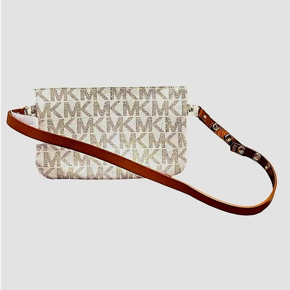 MICHAEL KORS MK Signature Fanny Pack Belt Bag Snaps
Chain 554131C NWT - Picture 5 of 10
